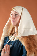 Średniowieczny szlachetny nakryty głowy