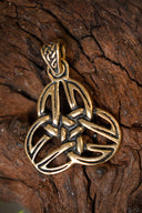 Keltisk triquetra hänge, brons
