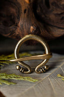 Kleine Romeinse Omega broche, brons