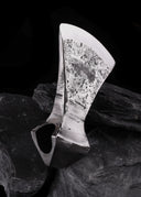 Håndsmedet øksehoved, gammel, skarp, halvskarpt