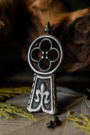 Quatrefoil médiéval extrémité de ceinture, argenté