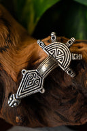 Germánico fibula tipo Hahnheim, bronce plateado