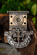 Romeinse riemgesp Tekija, vertind messing