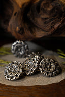 Riembeslag bloemmotief (set van 5), 16e eeuw, brons