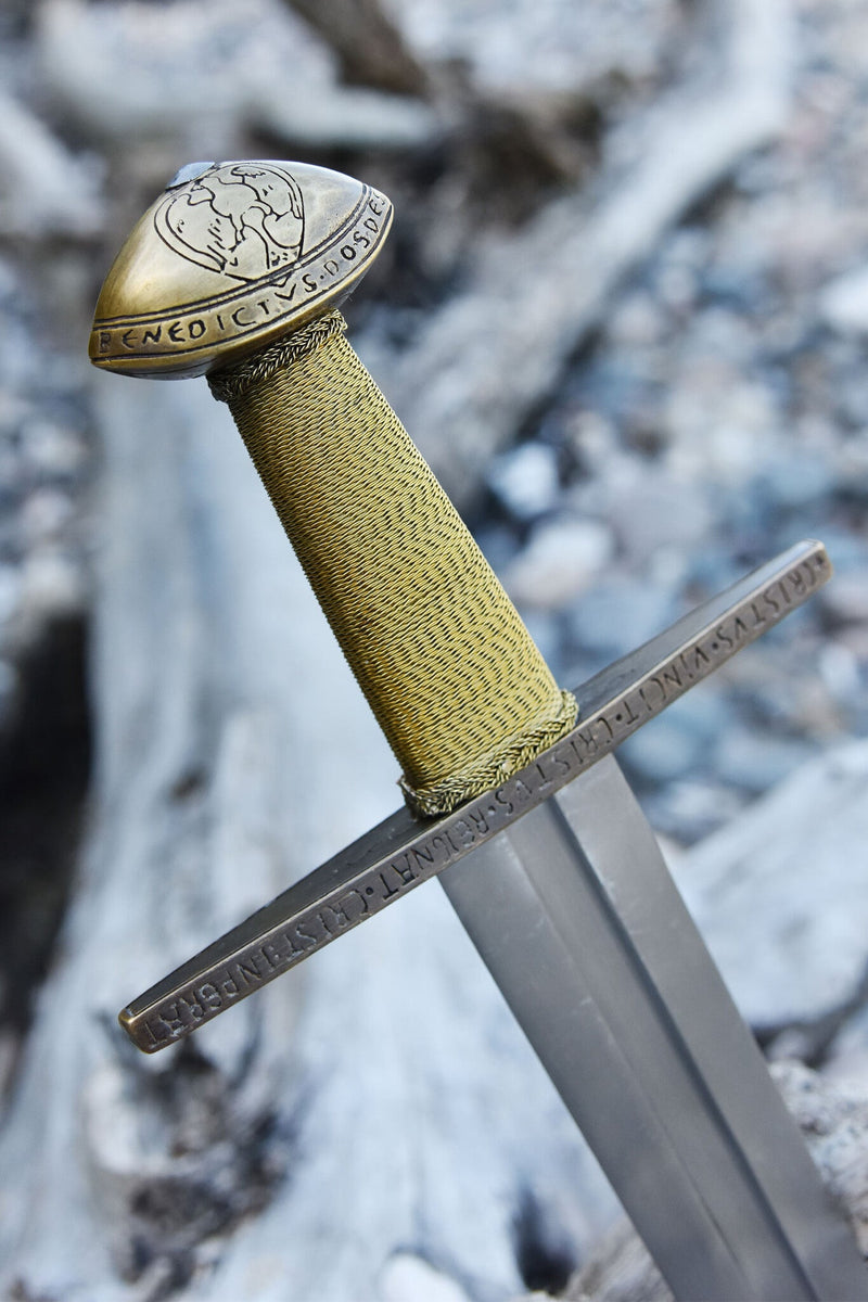 Arming sword