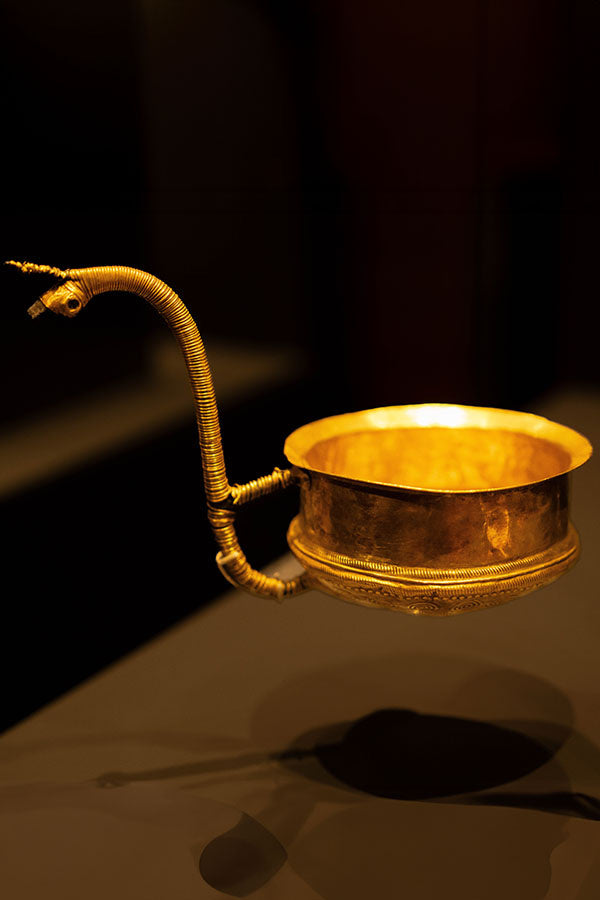 Bronstijd rituele paarden beker