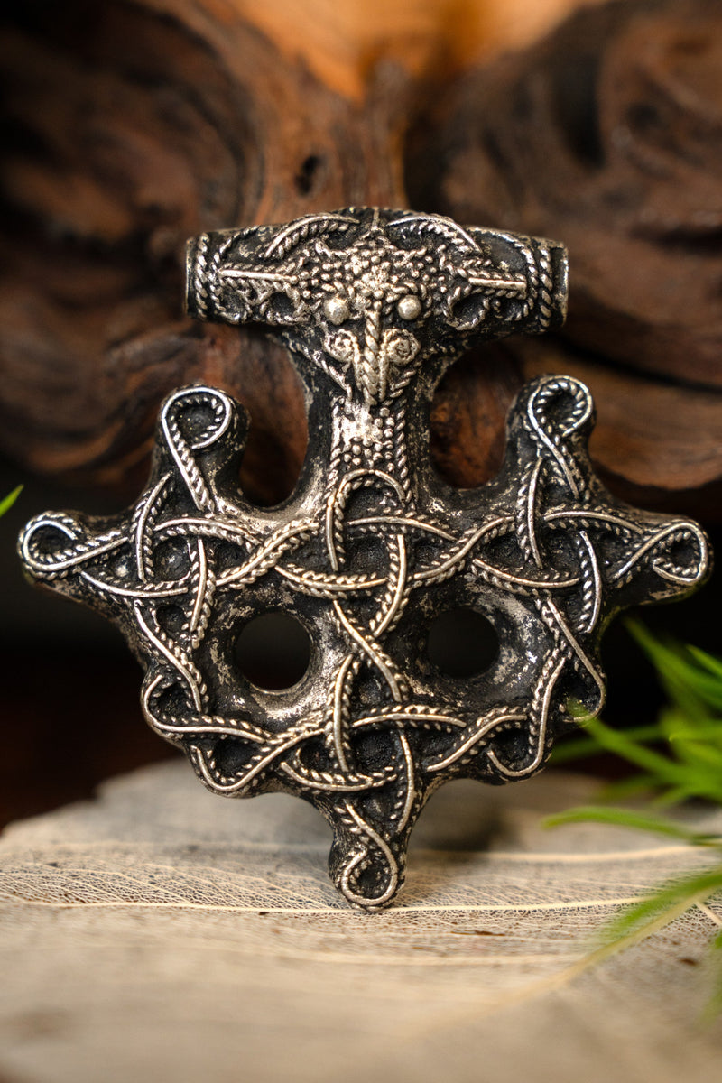 Keltische broche en andere historische sieraden