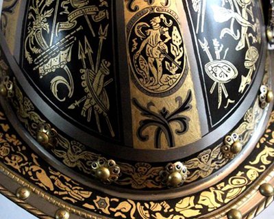 Morion met decoratie