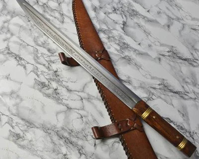 Viking sax British Museum met runen graveringen