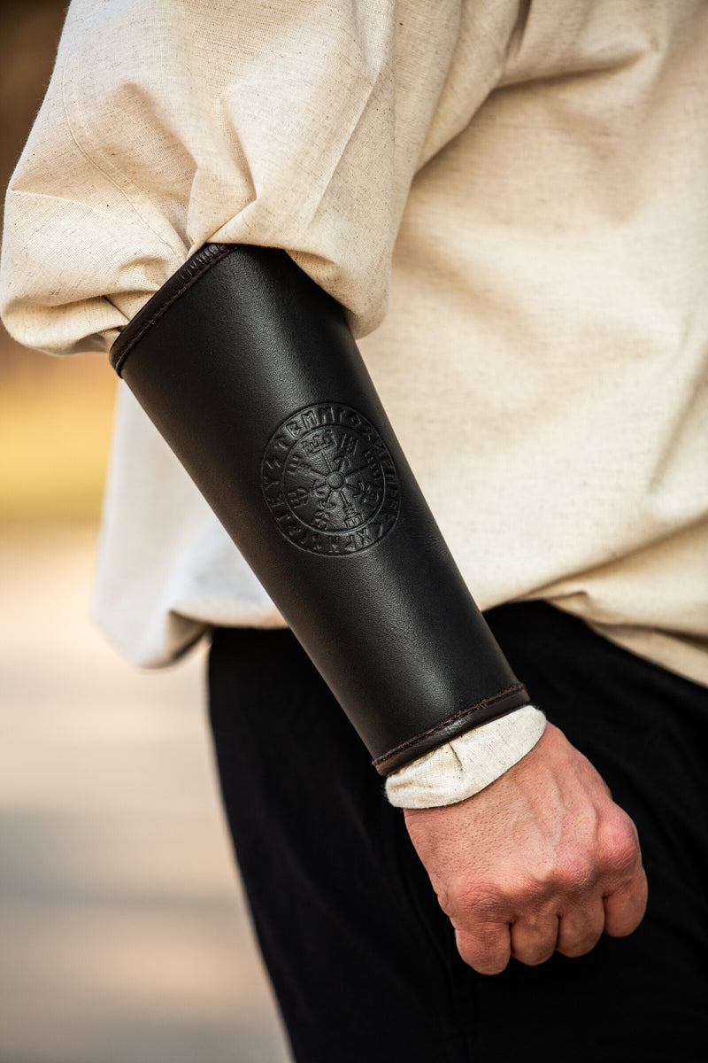Bracciali in pelle Vegvisir, vambrace, nero 