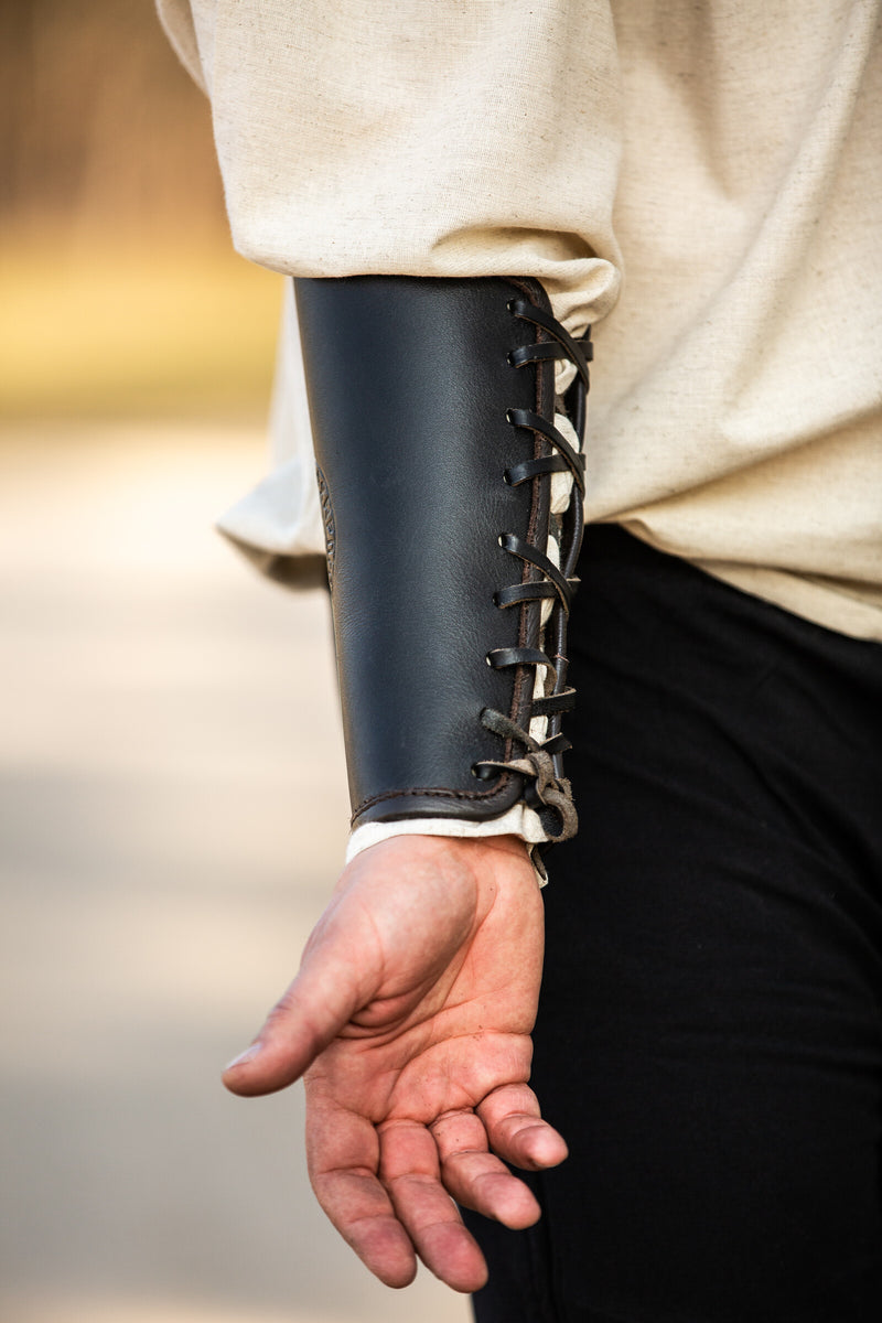 Bracciali in pelle Vegvisir, vambrace, nero 