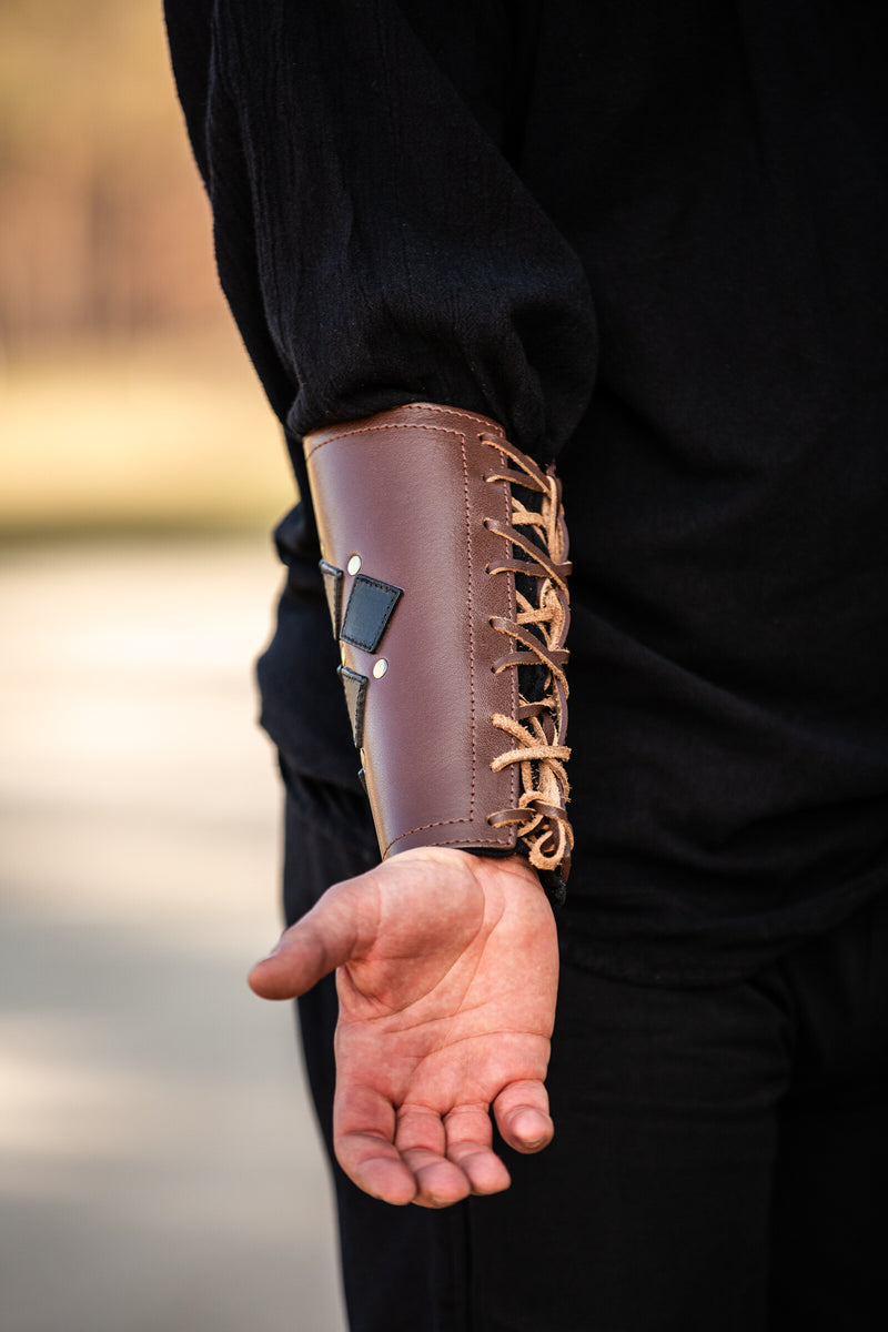 Pius leren bracers, onderarmbeschermers, bruin