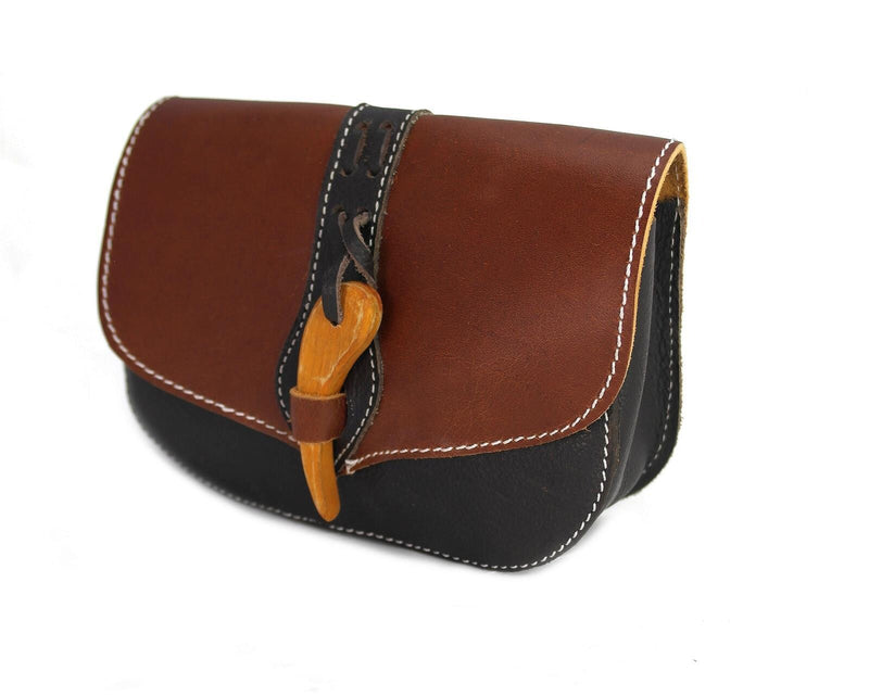 Tas Beocca met houten knoop