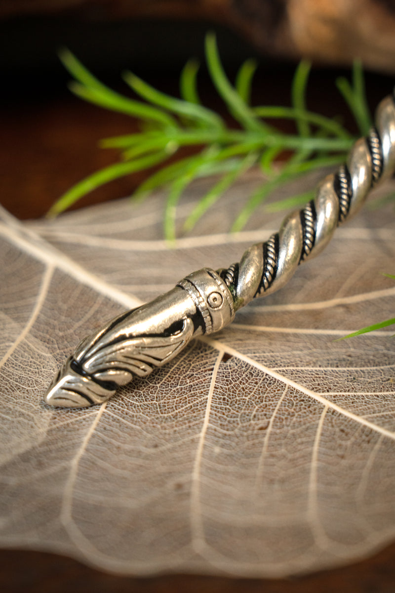 Viking torque avec têtes de corbeau, bronze argenté 