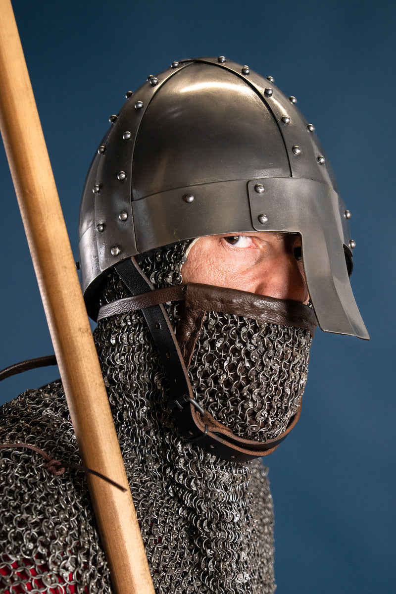 Maliensk coif med firkantet ventail, runde ringe - runde nitter, 8 mm 