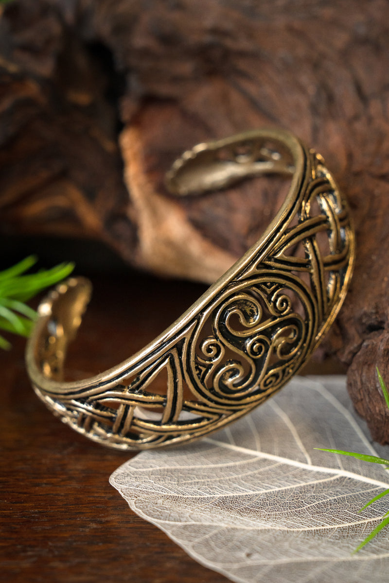 Celtic bracelet with trisquelion, bronze