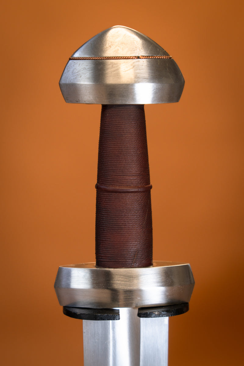 Espada vikinga tipo H, semi-afilado 