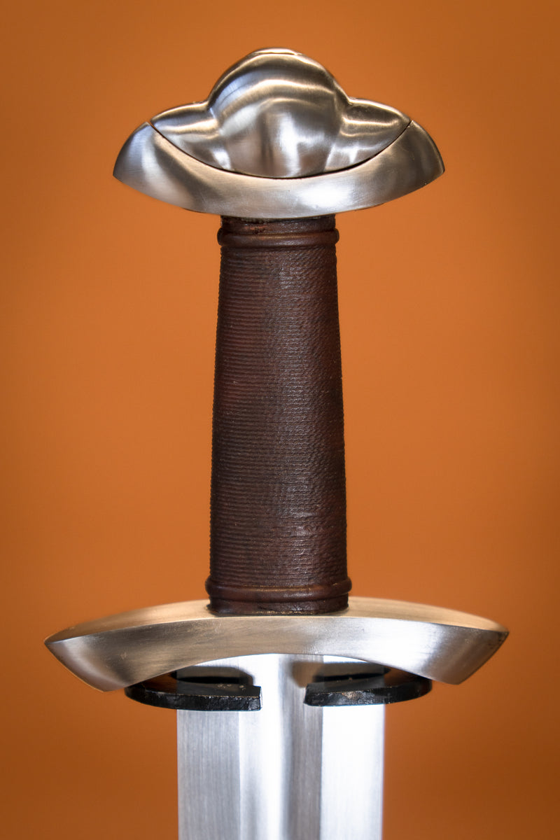 Vikingzwaard Petersen type S, drielobbig, semi-scherp