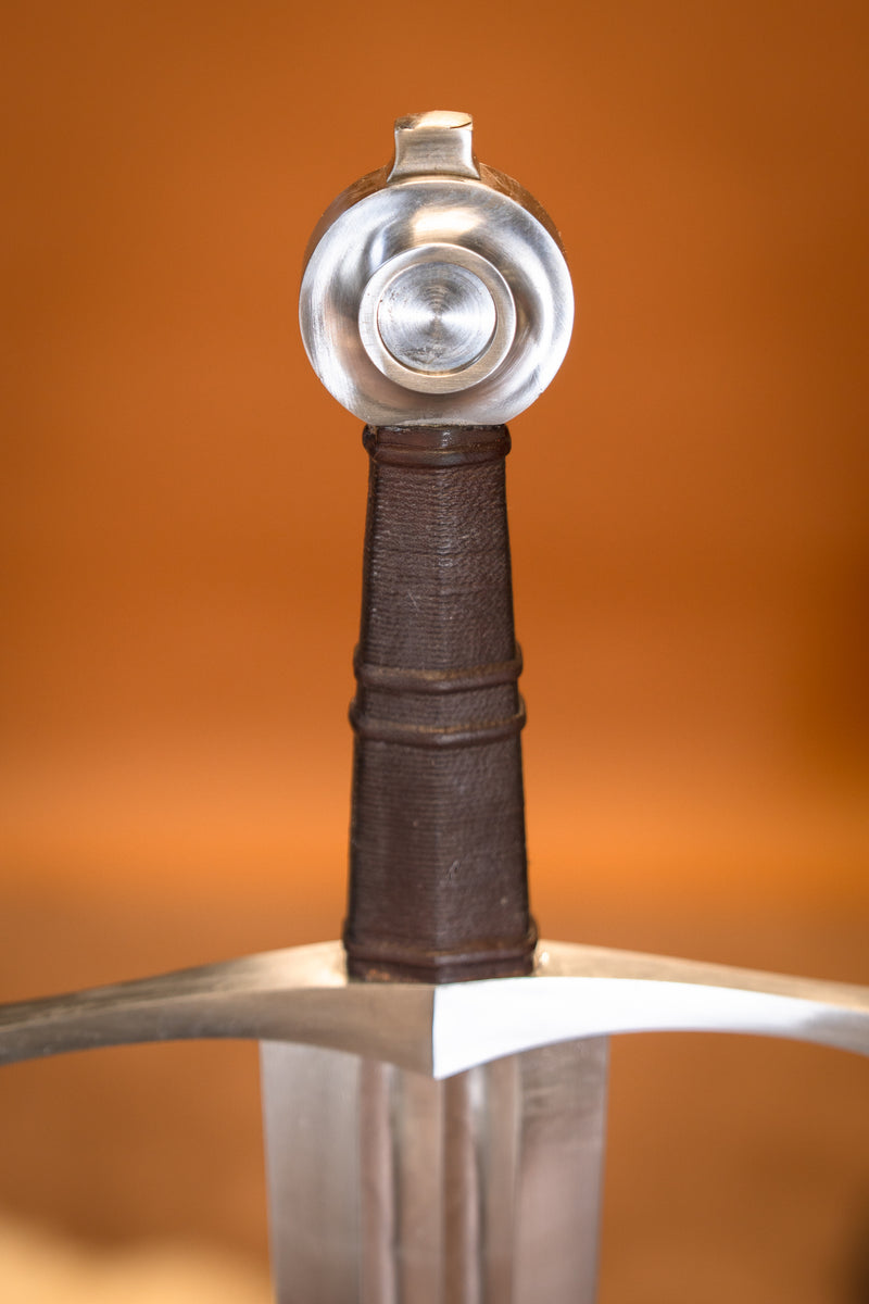 Middeleeuws zwaard Oakeshott type XIV, semi-scherp