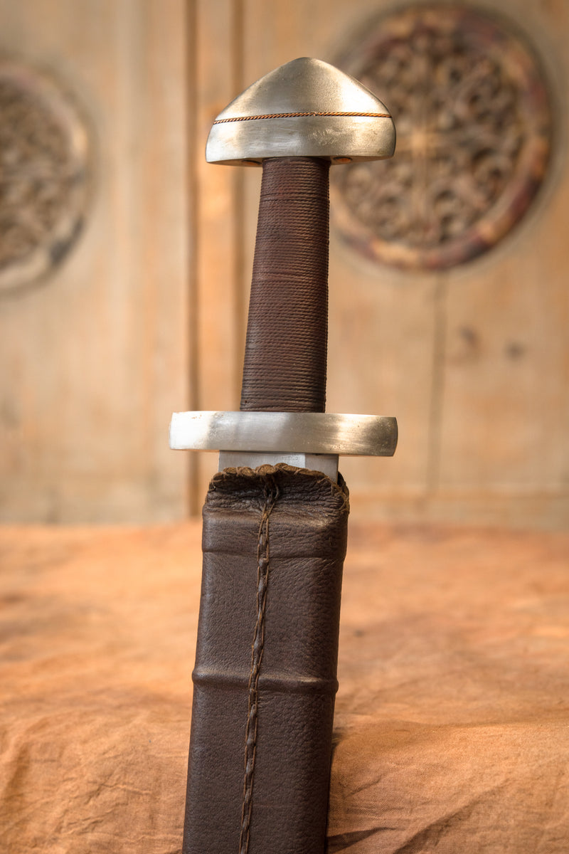 Viking zwaard type H, enkelsnijdende kling, semi-scherp