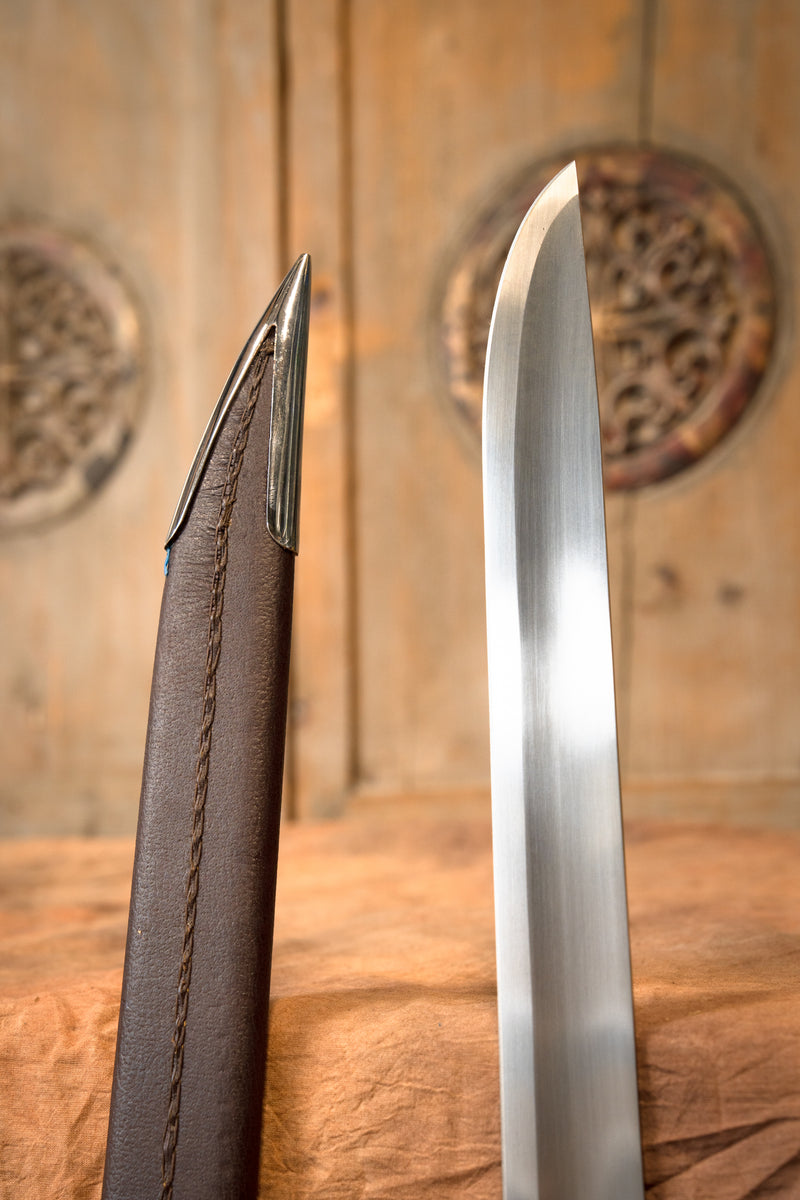 Viking zwaard type H, enkelsnijdende kling, semi-scherp