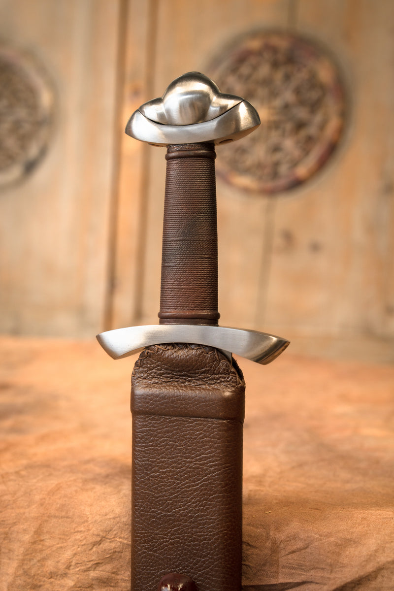 Vikingzwaard Petersen type S, drielobbig, semi-scherp