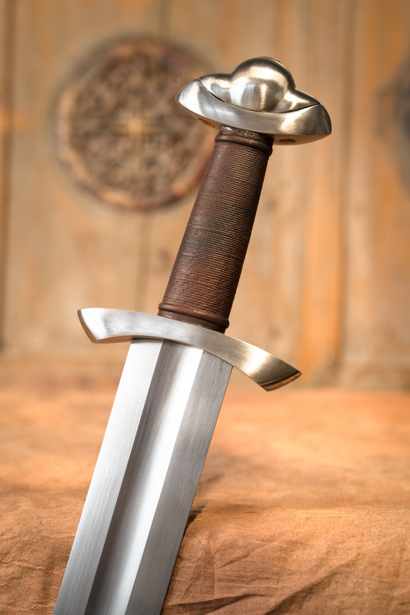 Vikingzwaard Petersen type S, drielobbig, semi-scherp