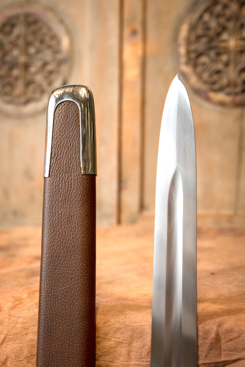 Vikingzwaard Petersen type S, drielobbig, semi-scherp