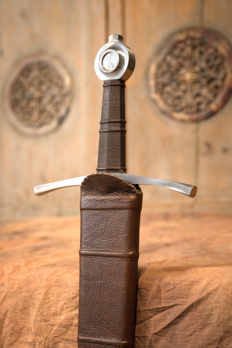 Middeleeuws zwaard Oakeshott type XIV, semi-scherp