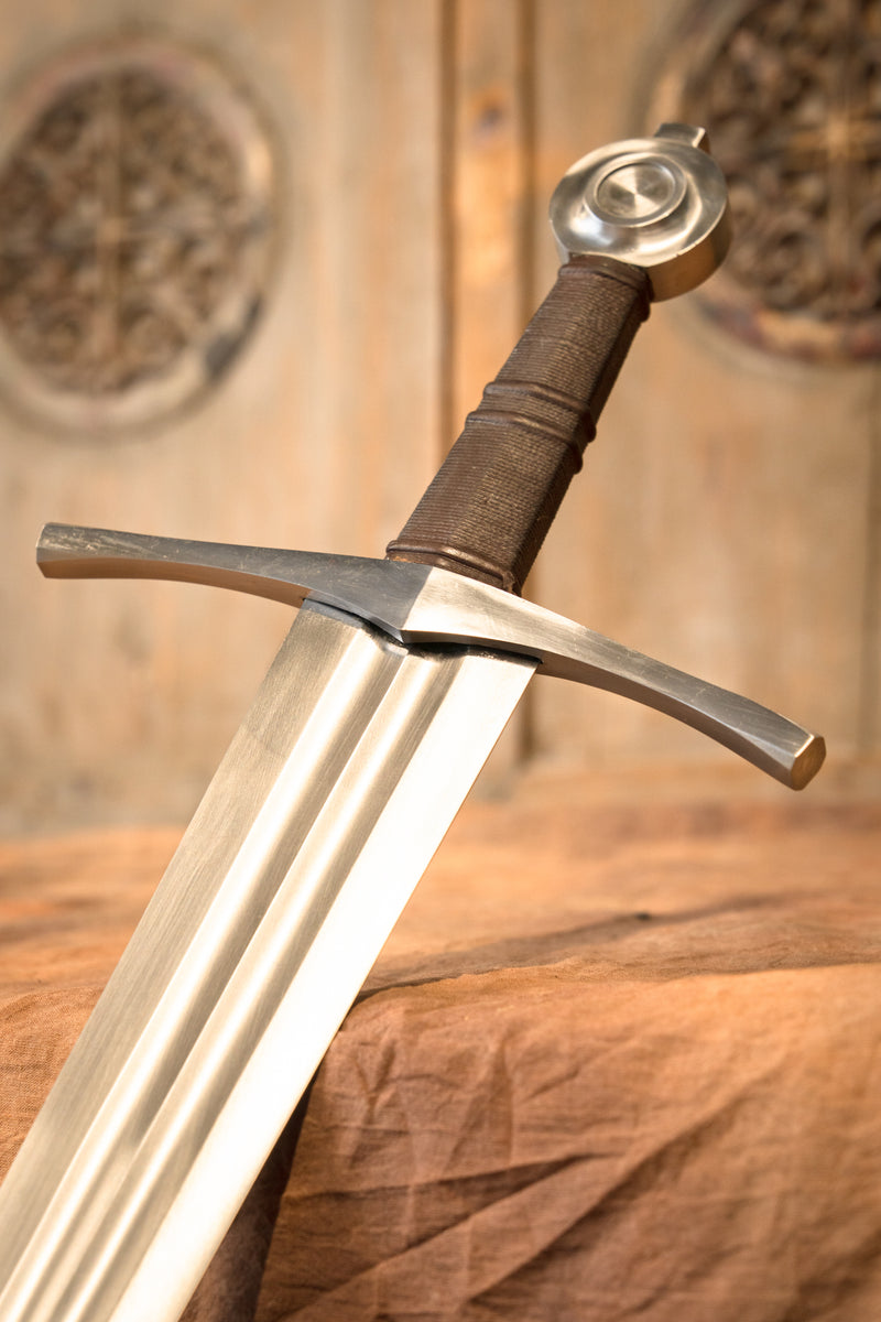 Middeleeuws zwaard Oakeshott type XIV, semi-scherp