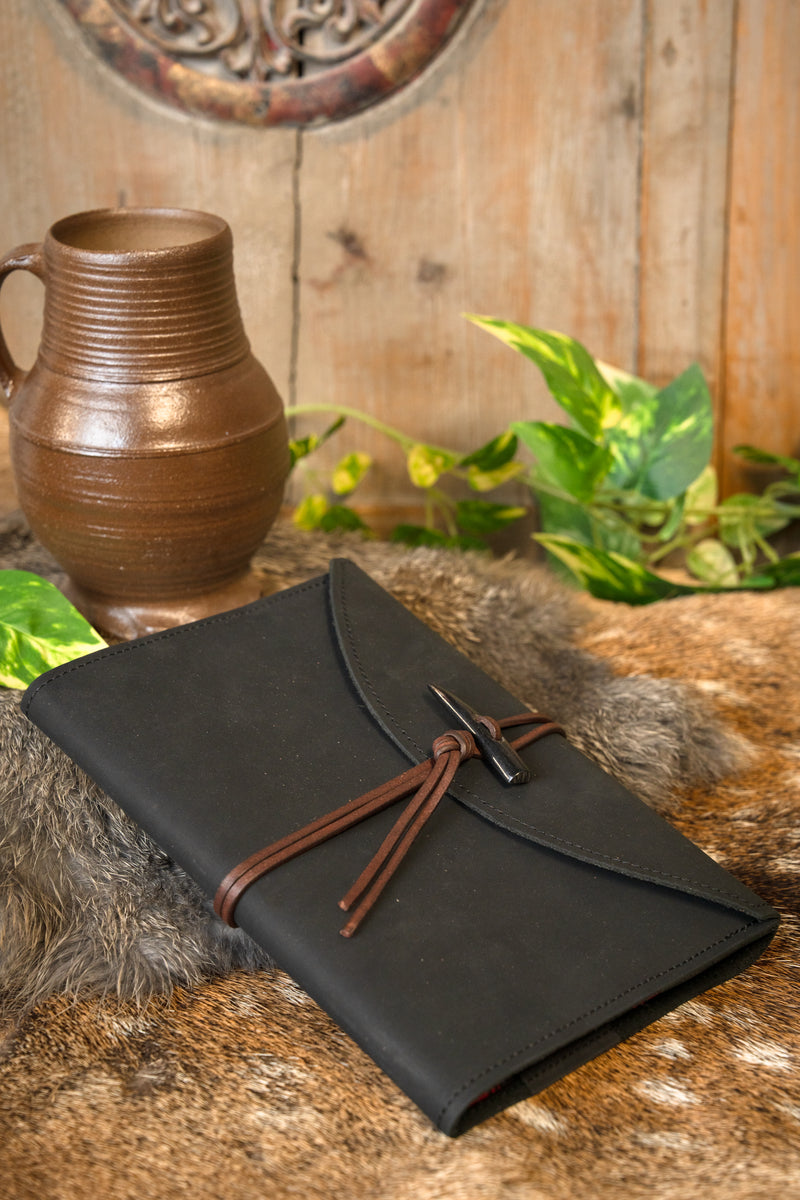 Notizbuch mit Lederabdeckung, schwarz, l