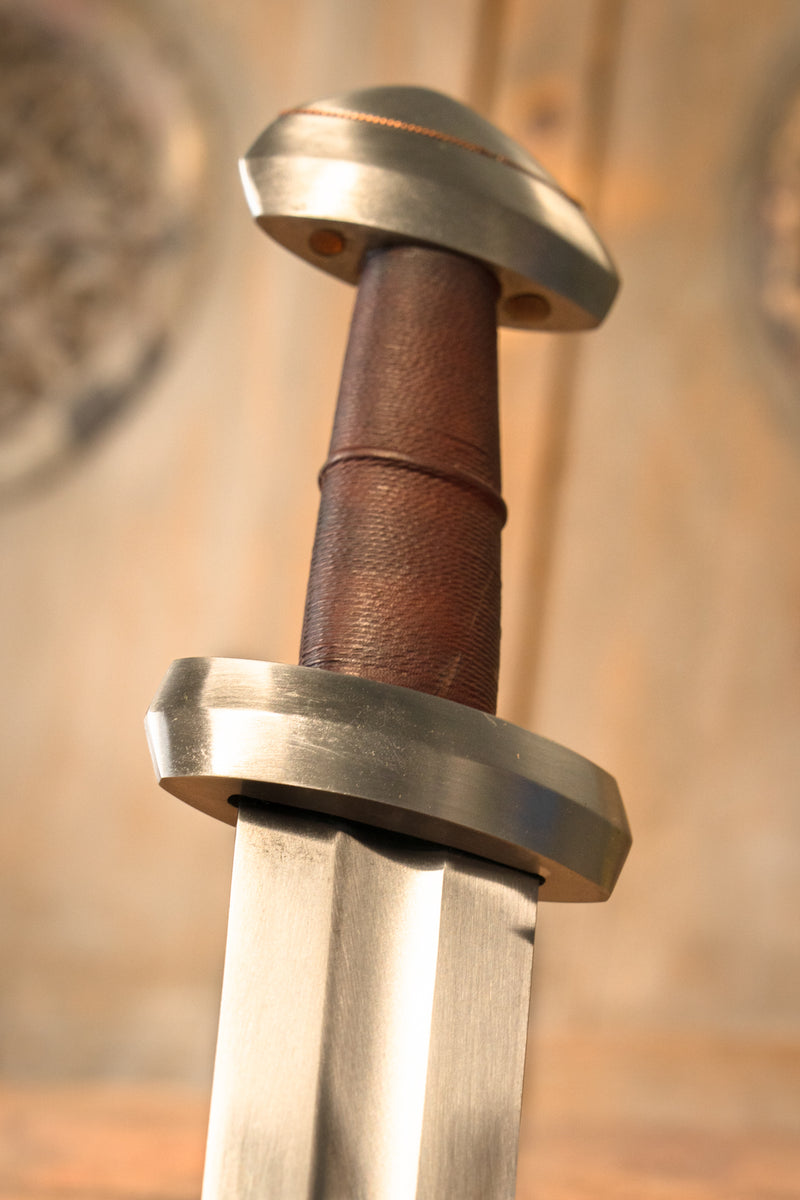 Espada vikinga tipo H, semi-afilado 