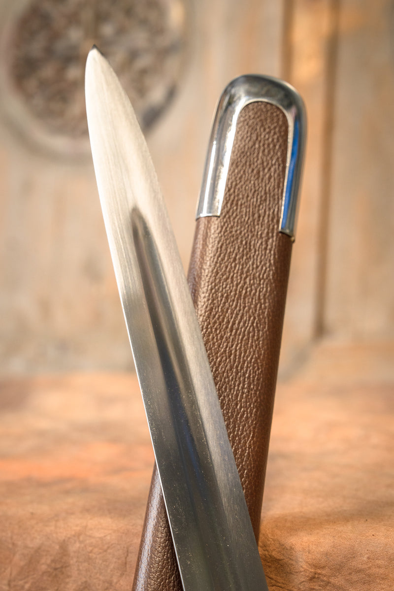 Espada vikinga tipo H, semi-afilado 