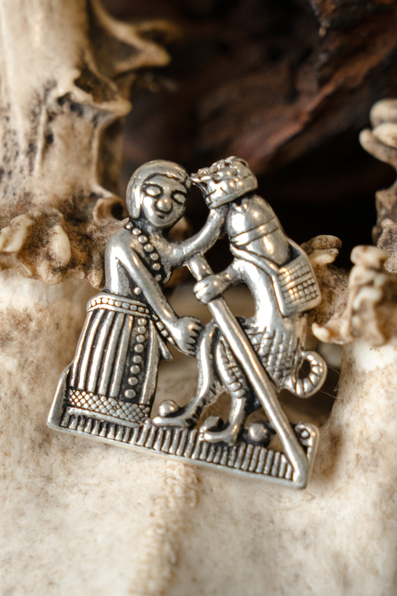 Pelgrimsbadge fallus kroning, verzilverd brons