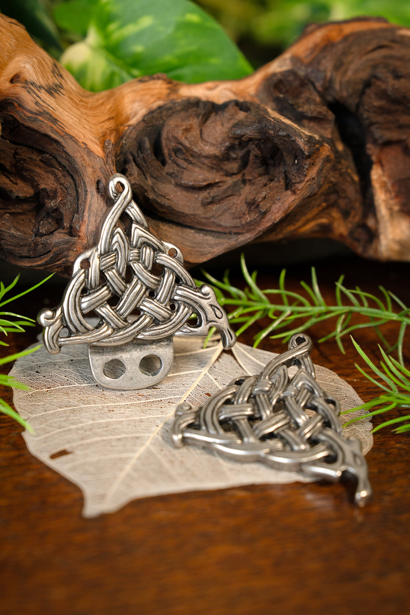 Keltisk mantelslutning, försilvrad, zamak 