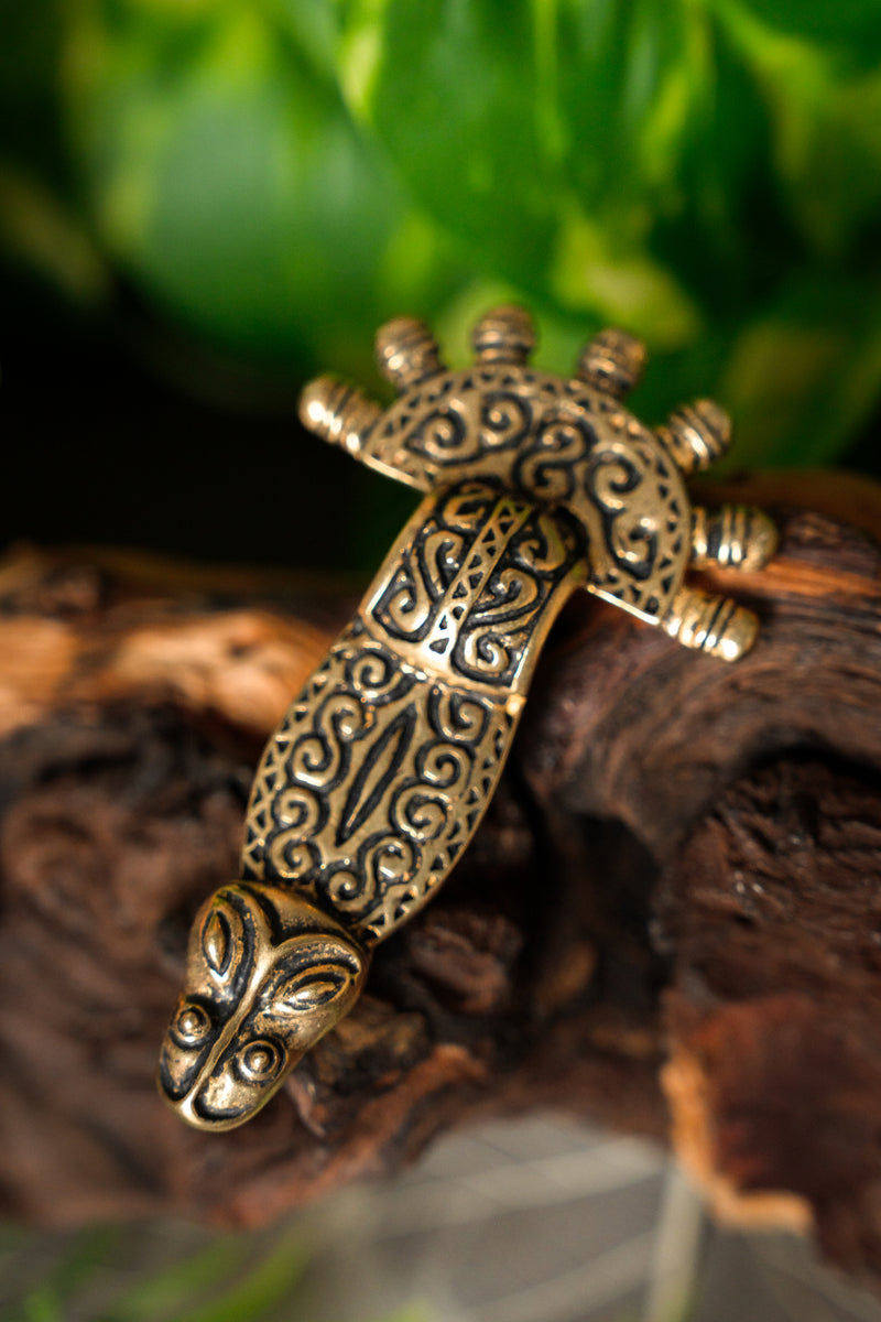 Merovingio fíbula de ballesta, bronce plateado 