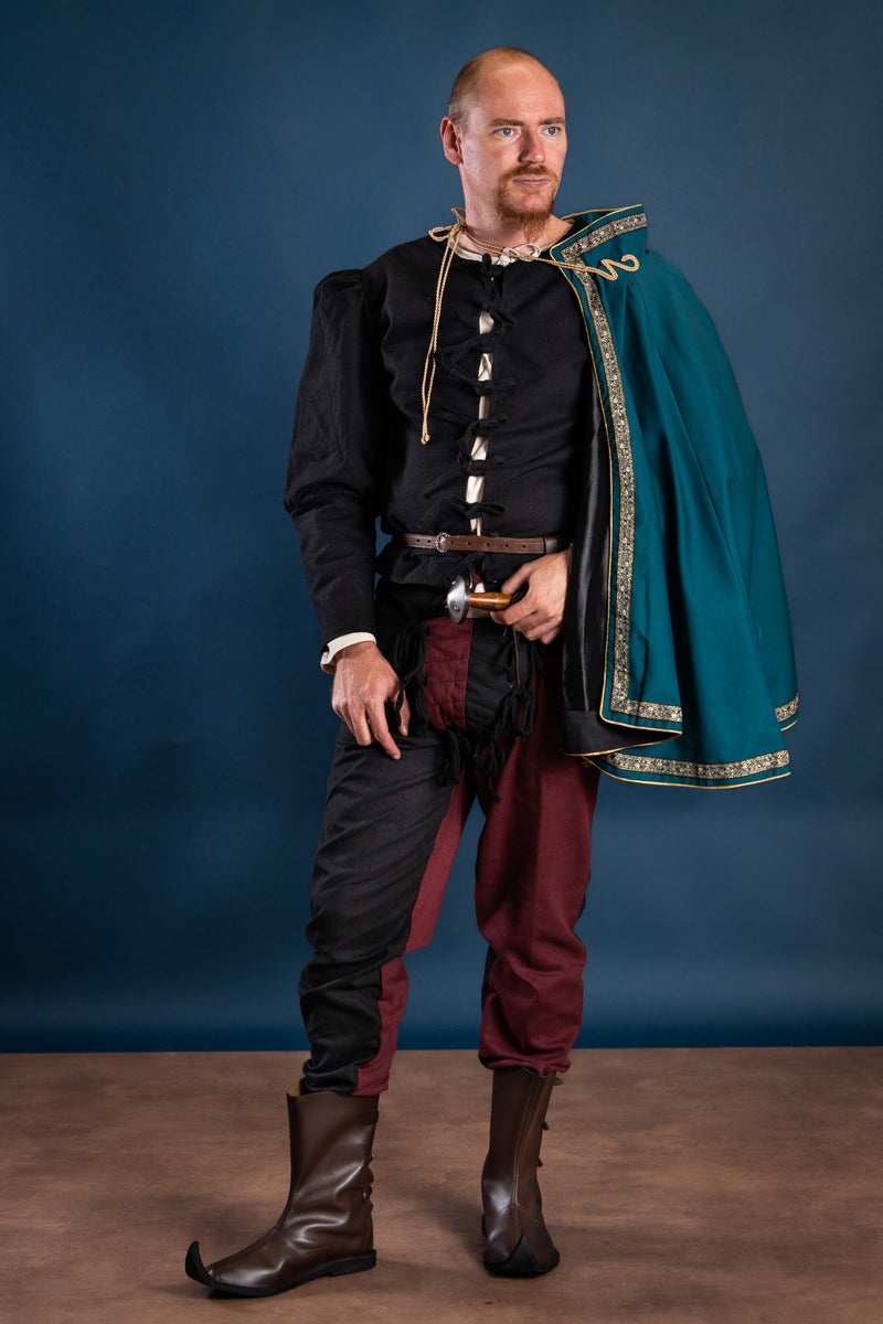 Poulaines, middeleeuws, bruin