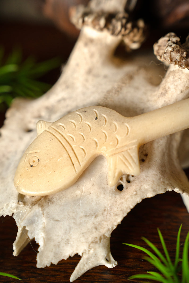 Spätrömische Haarnadel mit Fisch, Bein 