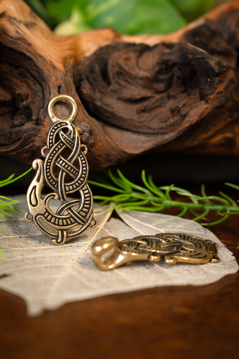 Mantelspänne med Midgårdsormen, brons 