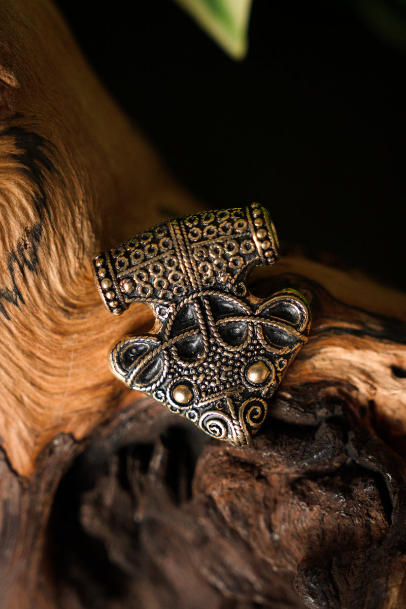Luxury Thor’s hammer amulet Sigtuna, bronze