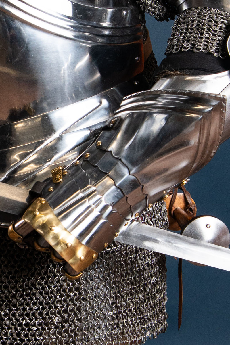 Luksus Gotisk stridshandsker, 1450-1500, messing, 1,2 mm 