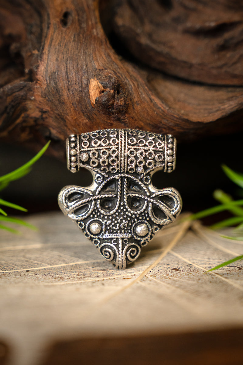 Luksusowy amulet Thorshamer Sigtuna, brąz srebrzony 