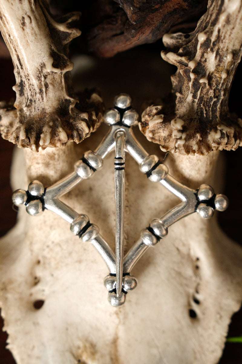 Medieval broche Bamberg, bronce plateado 