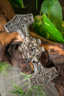 Mantelsluiting Thorshamer, verzilverd brons