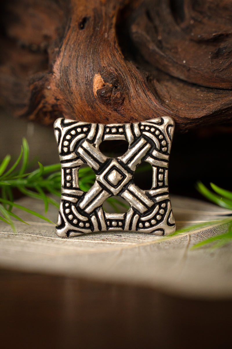 Viking fibule cruciforme Uppåkra, bronze argenté 