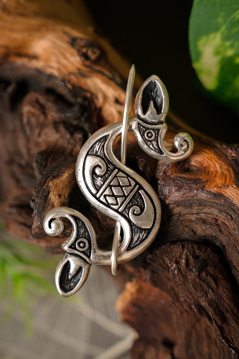 Fibule de hippocampe celtique-romaine, bronze argenté 