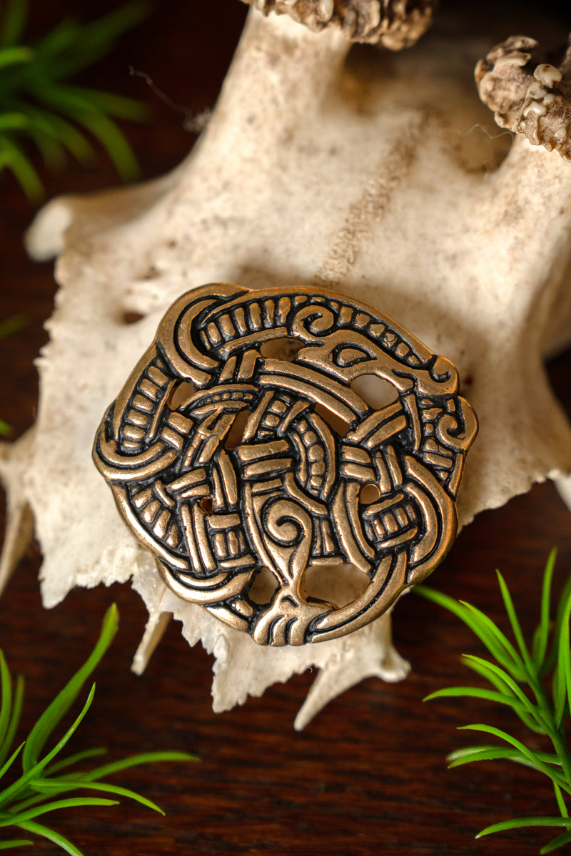 Urnesstijl schijffibula, brons