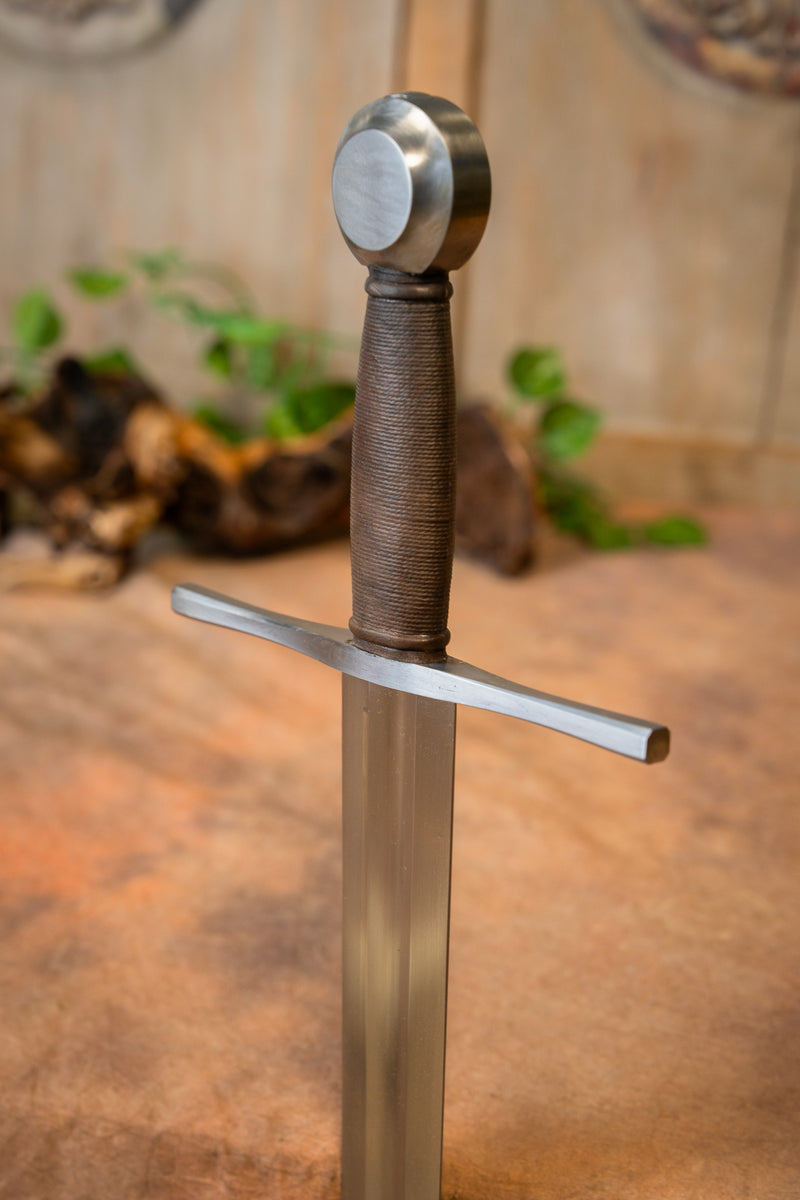 Kruisridder zwaard Oakeshott XIII, semi-scherp