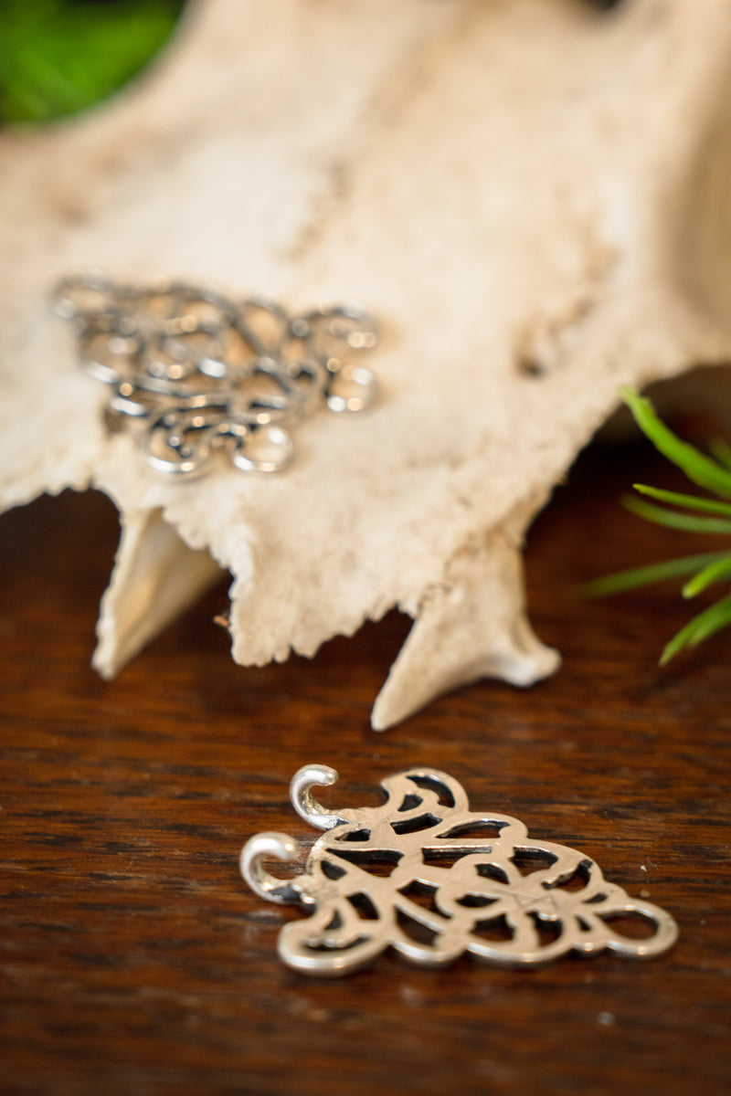 Renaissance-Mantelverschluss, versilberte Bronze 