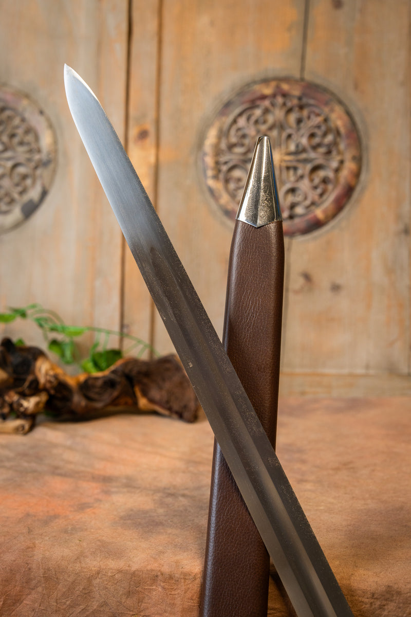 Kruisridder zwaard Oakeshott XIII, semi-scherp